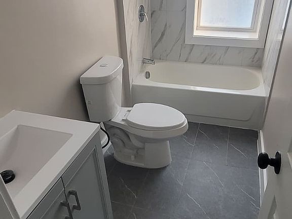 3rd image of 190A N Park St #8