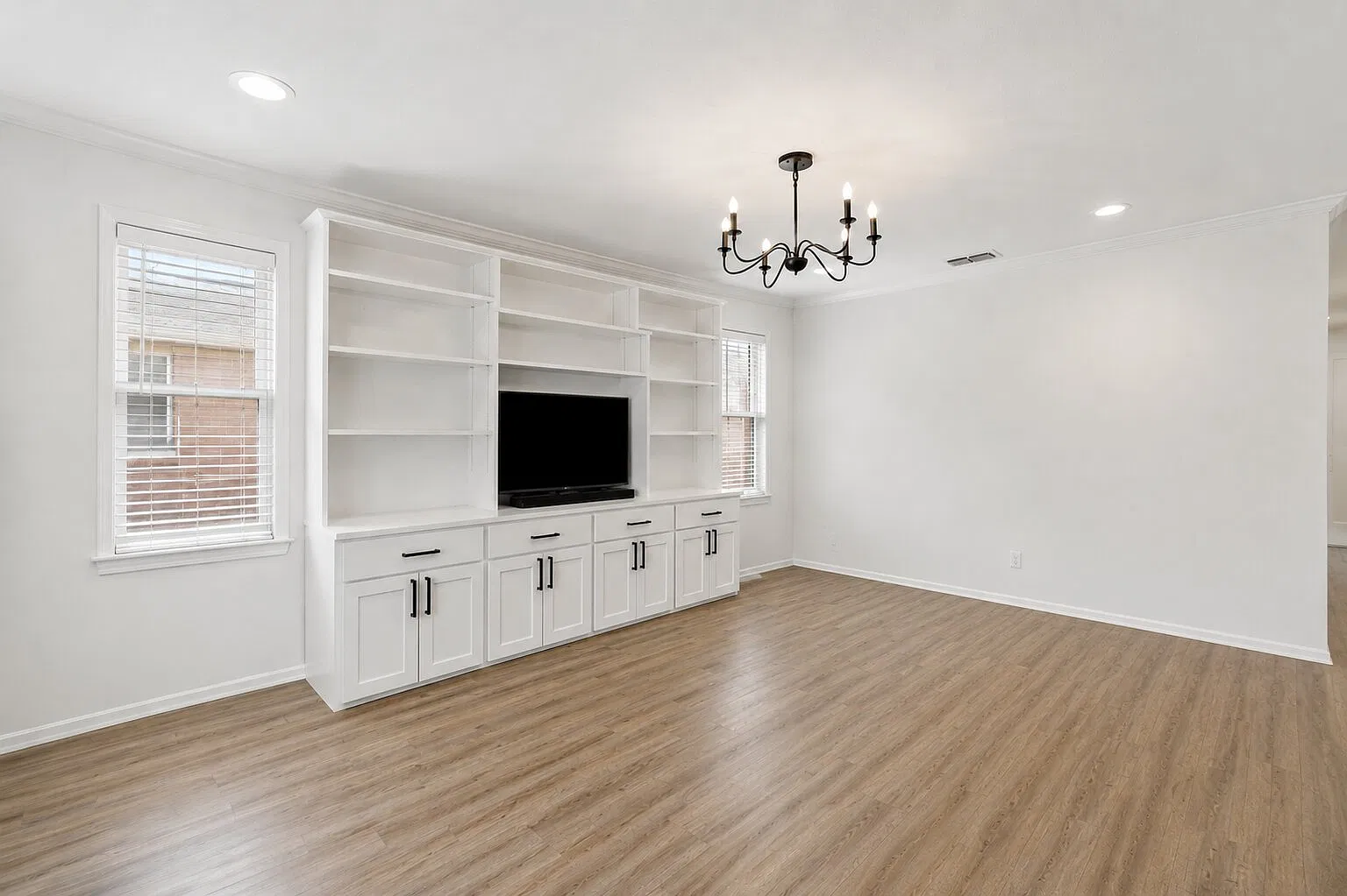3 bed, 1780 sqft, $2,300 — Photo 3
