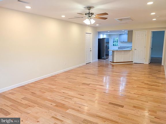 3rd image of 106 Turpins Ln