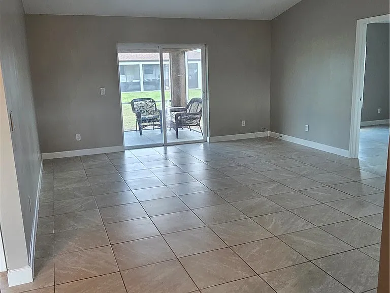 1117 Gordon Ave S — Photo 2
