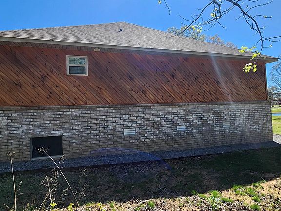 4th image of 35 Pebble Creek Cir