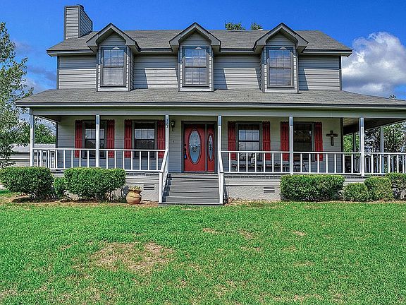 2nd image of 393 Meadowlake Dr