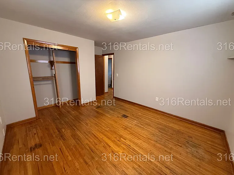 1718-1720 S Mosley Ave — Photo 14