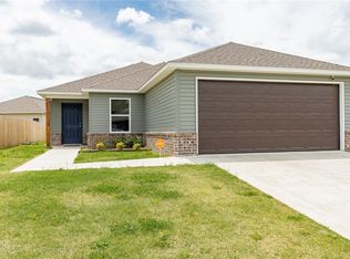 4703 W Hoover Loop, Fayetteville, AR 72704