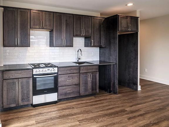 3rd image of 1292 Westminster St #305