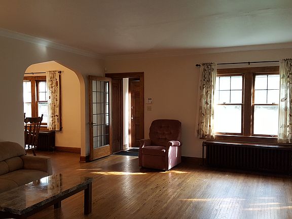 4th image of 2319 Pemberton Dr