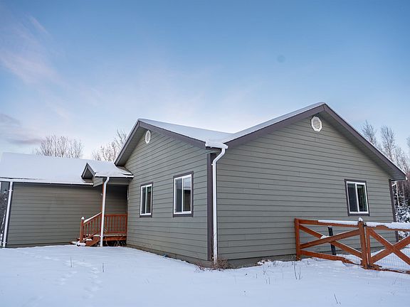 3rd image of 1800 Creekside Dr