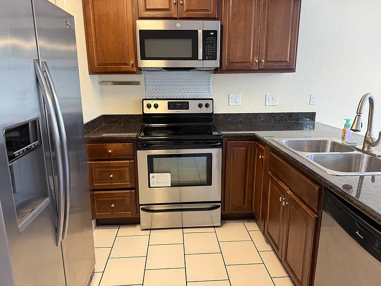 4210 Solar Cir — Photo 3