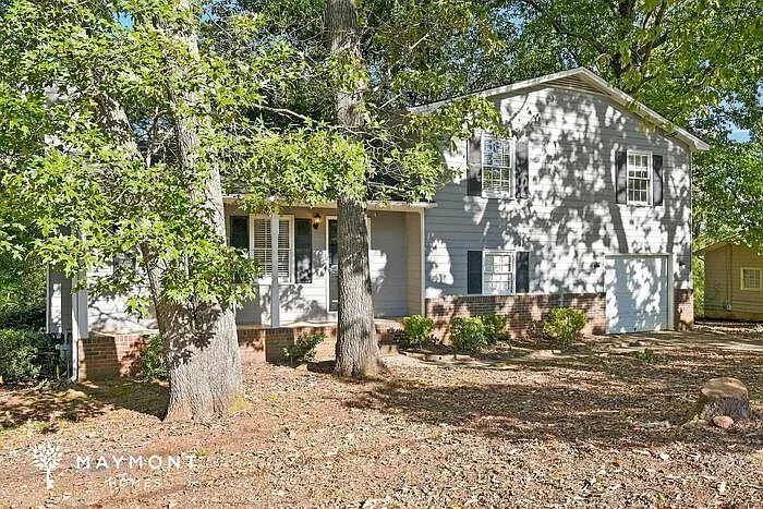 2412 Robin Ridge Dr