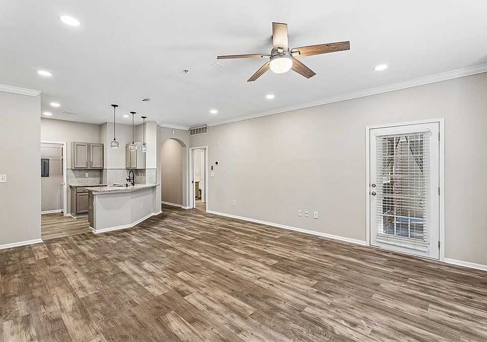 1st image of 5641 Roswell Rd Unit 111