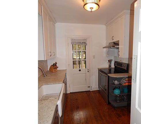 5th image of 3910 Park Ave