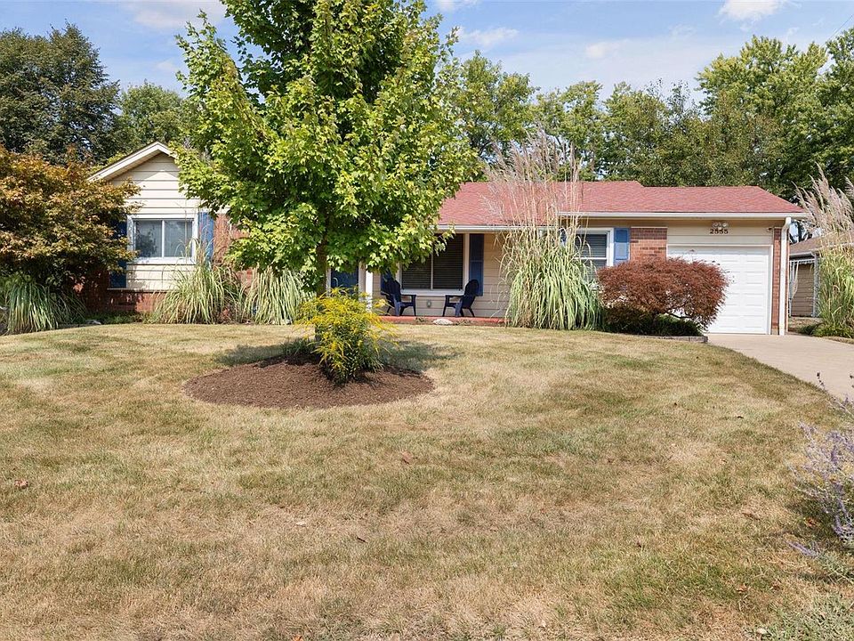1st image of 2555 Greenbriar Dr