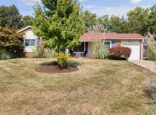 2555 Greenbriar Dr, Florissant, MO