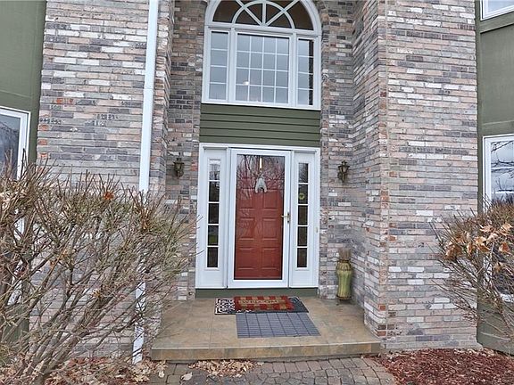 2nd image of 78 County Clare Cres