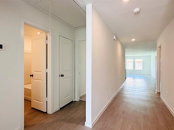 4th image of 206 Amy St