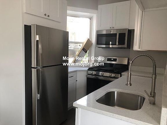 5th image of 2838 N Albany Ave APT 1W