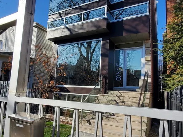 1928 W Wolfram St, Chicago, IL 60657
