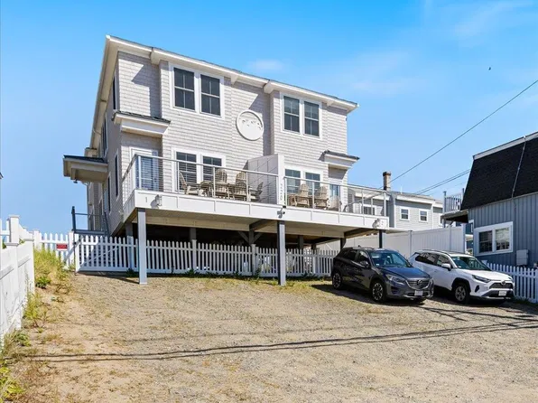 220 N End Blvd, Salisbury, MA