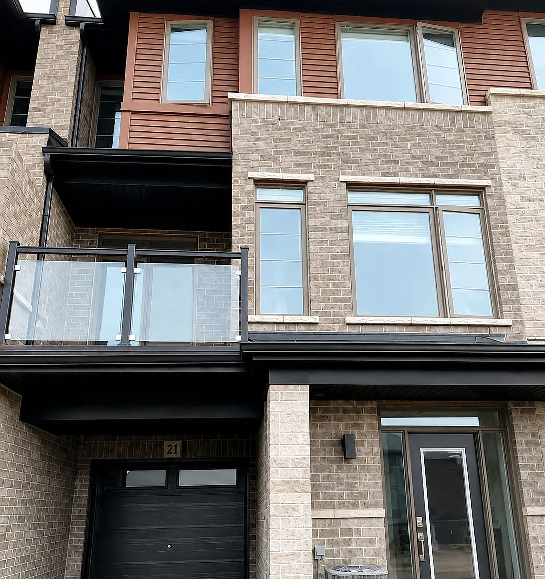 3 bed, $2,500 — Photo 1