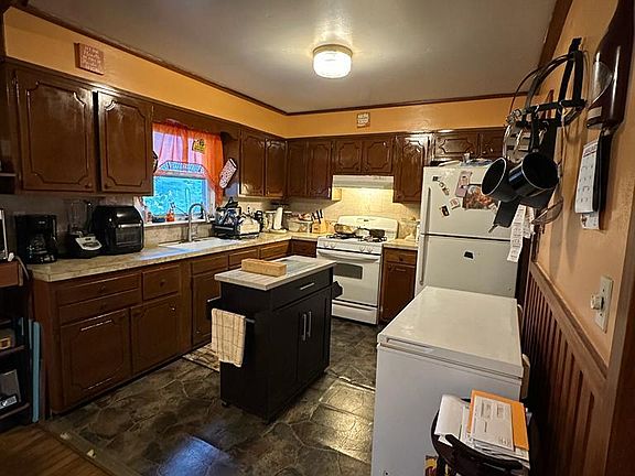 2nd image of 40 Hillside Ave #2