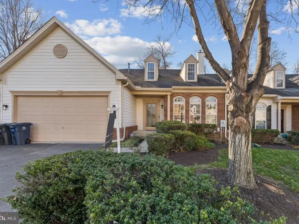 2000 Golden Morning Dr #32, Bowie, MD 20721