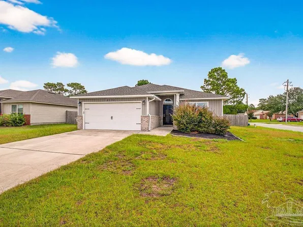 2392 Spur Ln, Gulf Breeze, FL 32563