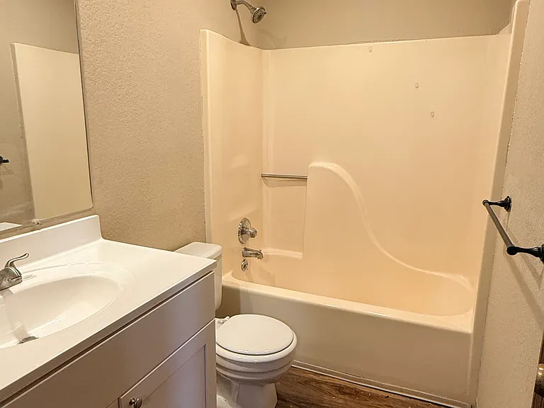 712 SW 37th St #714 — Photo 7