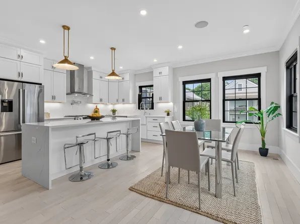 11 Lowell St, Arlington, MA 02476