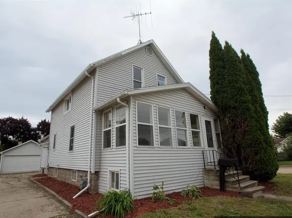 1402 Walnut St, Oshkosh, WI 54901