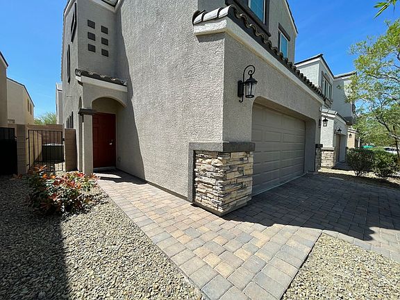 4th image of 1135 Bradley Bay Ave