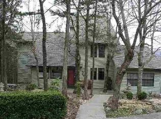 37 Table Rock Dr, Holiday Island, AR 72631
