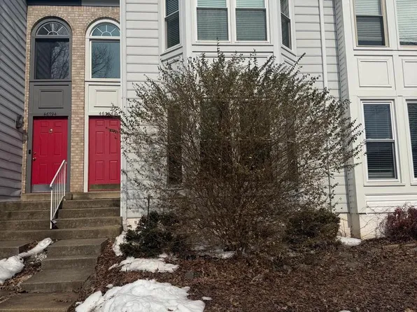 46796 Fairgrove Sq, Sterling, VA 20164