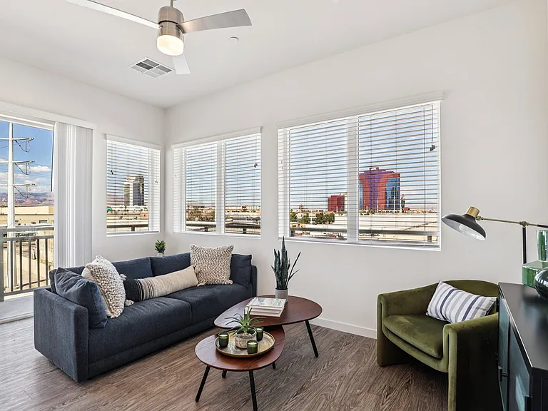 Lura Vegas Apartments — Photo 8