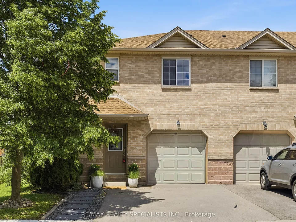 39 Pinewoods Dr #10