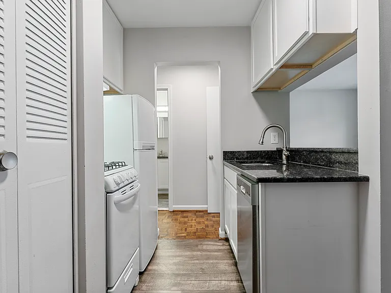 3415 Grove Ave #J — Photo 2