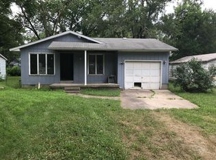 330 S Durfee St, Warrensburg, IL 62573