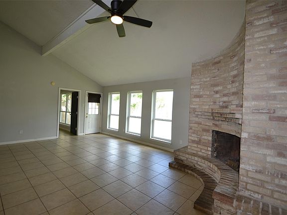 5th image of 15718 Fox Springs Dr