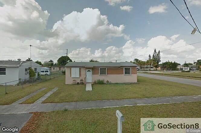 1st image of 822 NW 1st St