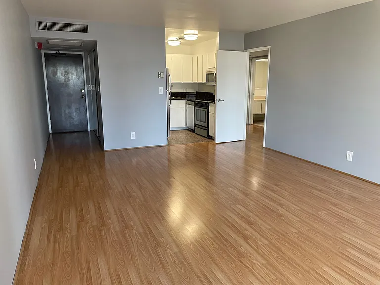 800 W 1st St #2807 — Photo 6