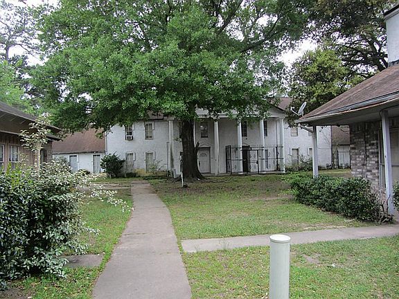3rd image of 12407 W Village Dr Unit B