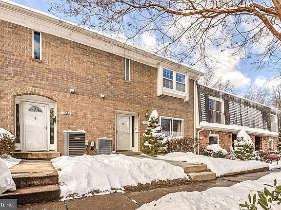 2nd image of 3860 Persimmon Cir