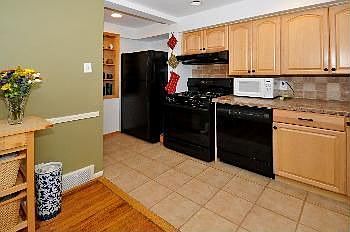 4th image of 229 Montgomery Ave
