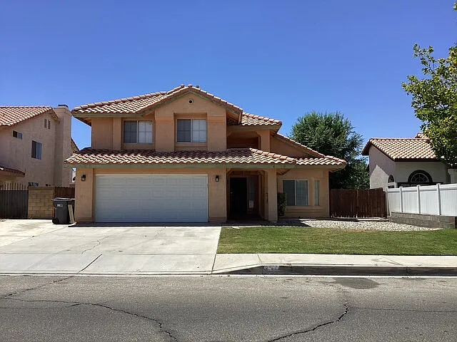 4 bed, 3.0 bath, 1874 sqft, $2,650 — Photo 1