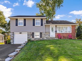 195 Cranbourne Dr, Broomall, PA 19008