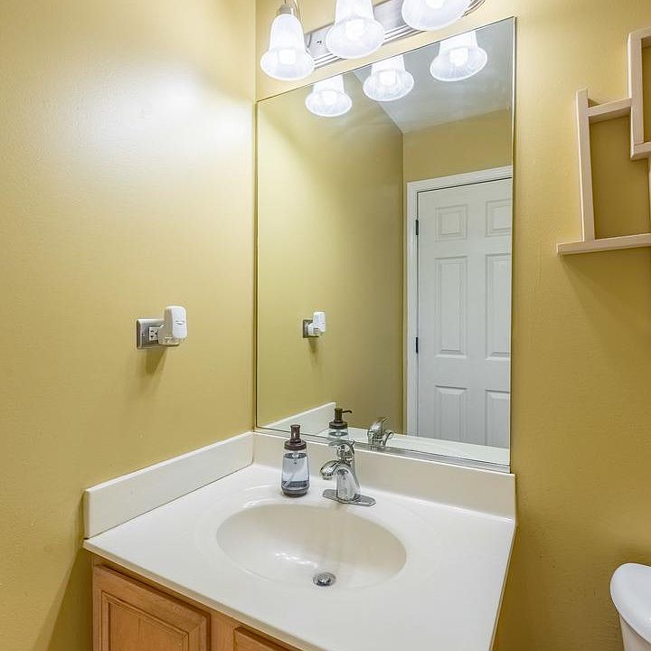 1st image of 2447 Hillsboro Ln