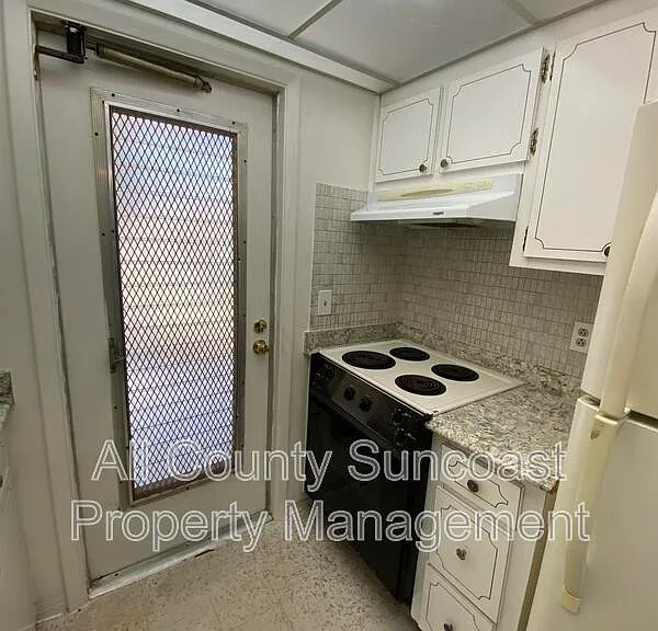 935 34th Ave N #1 — Photo 6