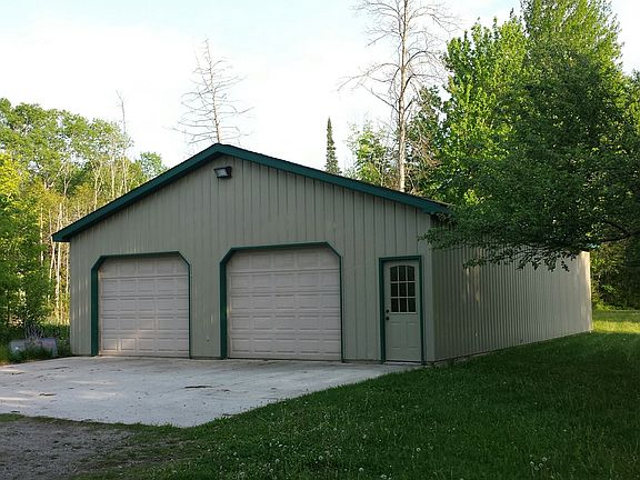32'x48' Pole Barn w/Electric