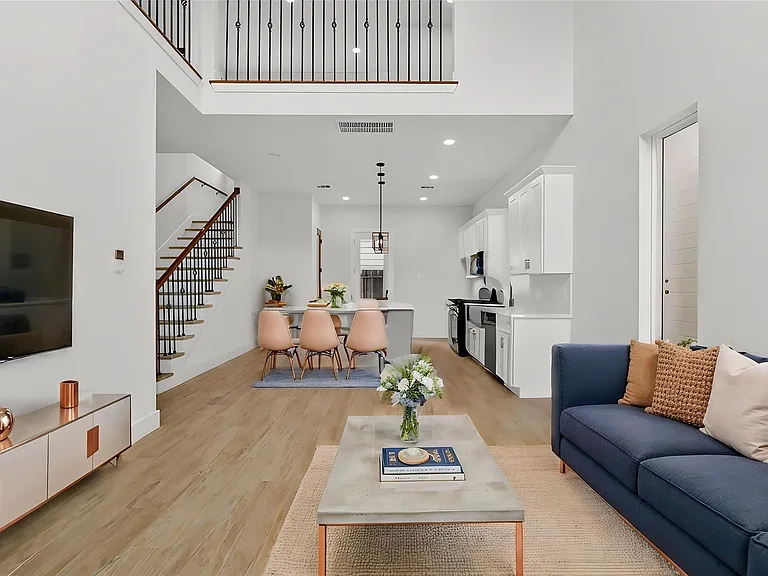 1067 Ferguson Way — Photo 9