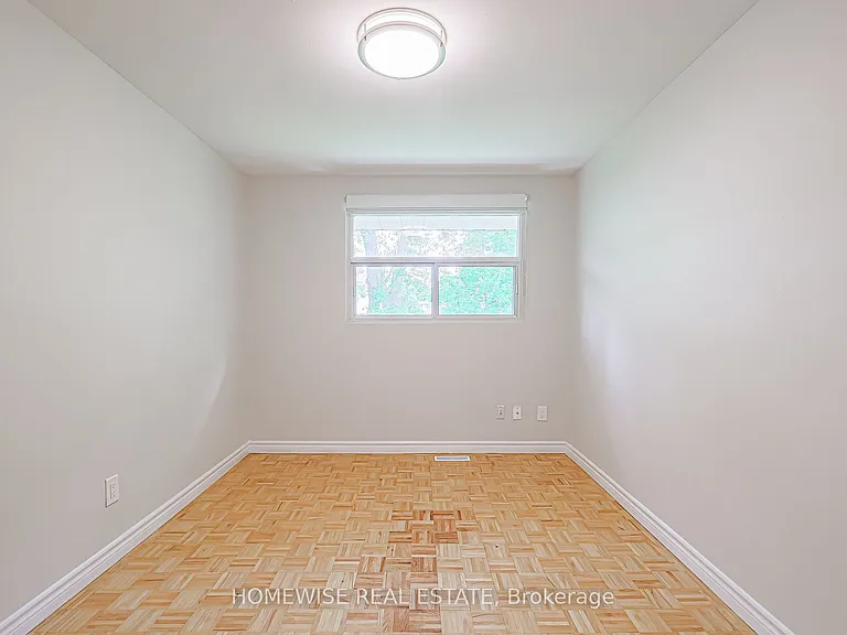 560 Waverly St N #25 — Photo 8