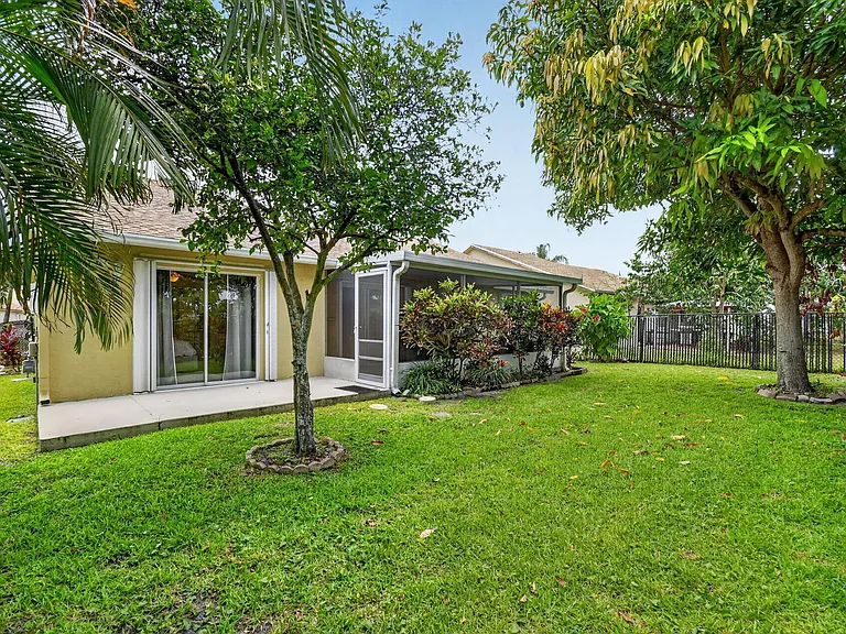 1080 Salmon Isle — Photo 10